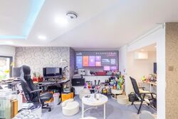 daisy-suites photo thumbnail #1